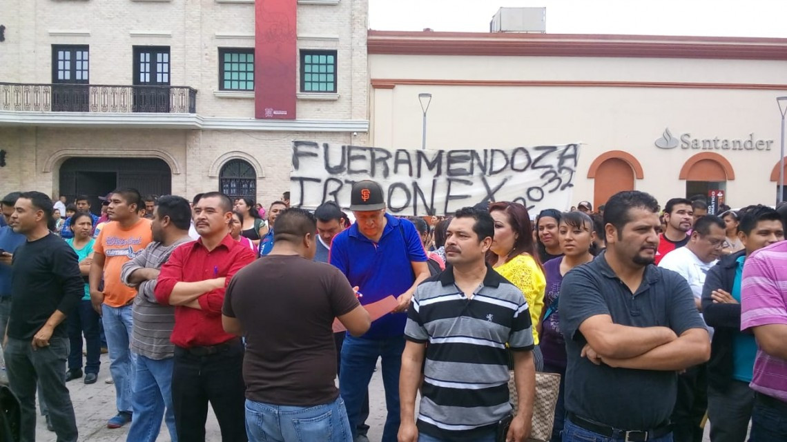 Nuevamente se concentran miles de trabajadores en la plaza principal de Matamoros