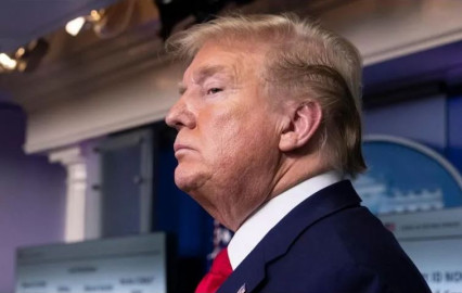 Trump pide crear plan para evitar caída de industria petrolera en EU ante crisis 