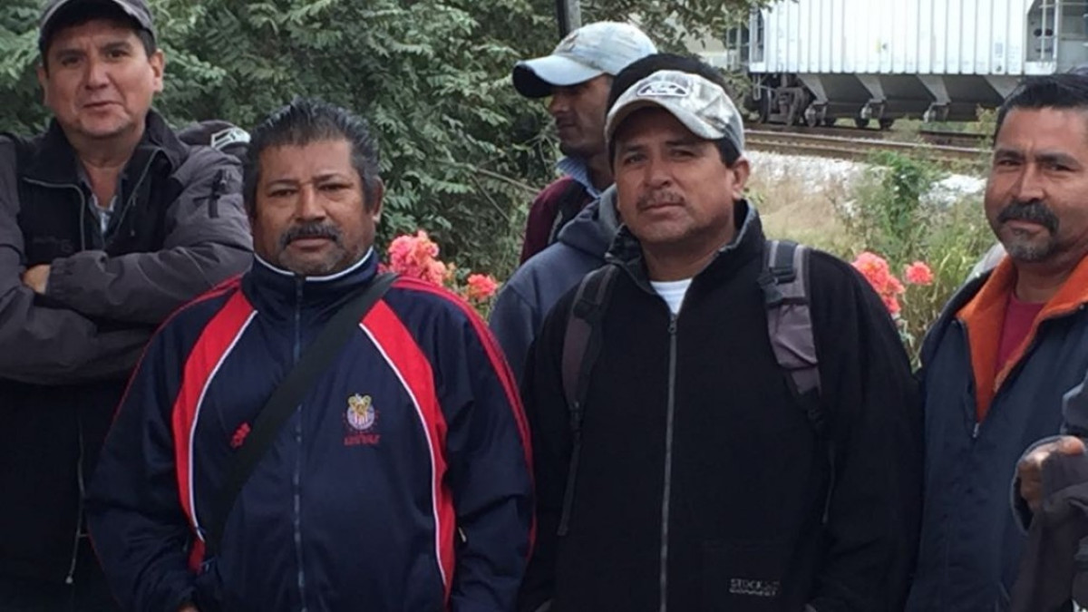 Trabajadores realizan paro de labores, exigen pago de salarios