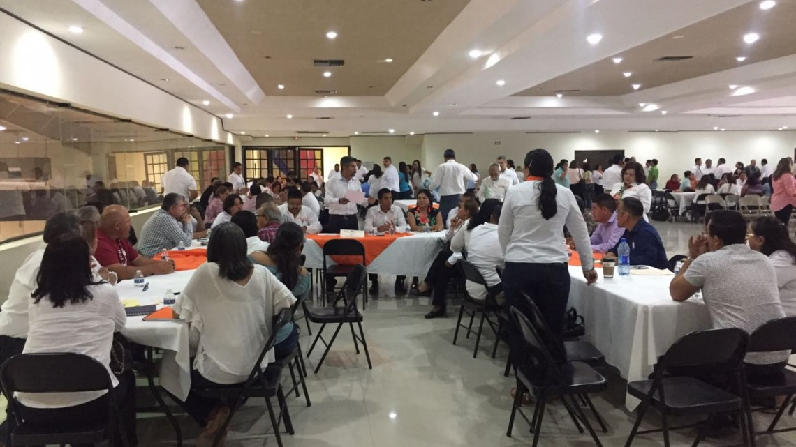 Maestros celebran el primer foro educativo 