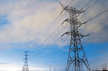 Advierte Ken Salazar sobre litigios por Ley de la Industria Eléctrica