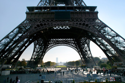 En París, un niño se suicida al saltar de un cuarto piso