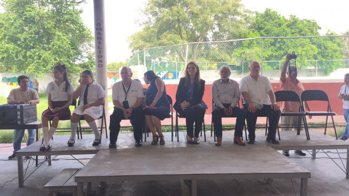 Entregan 13 mil becas estatales en Matamoros