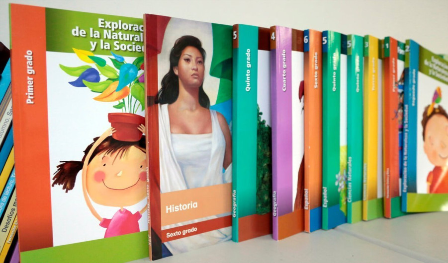 Asegura directora que no condicionará los libros de texto