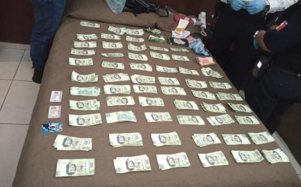 Cachan a mujeres con billetes falsos en Aguascalientes