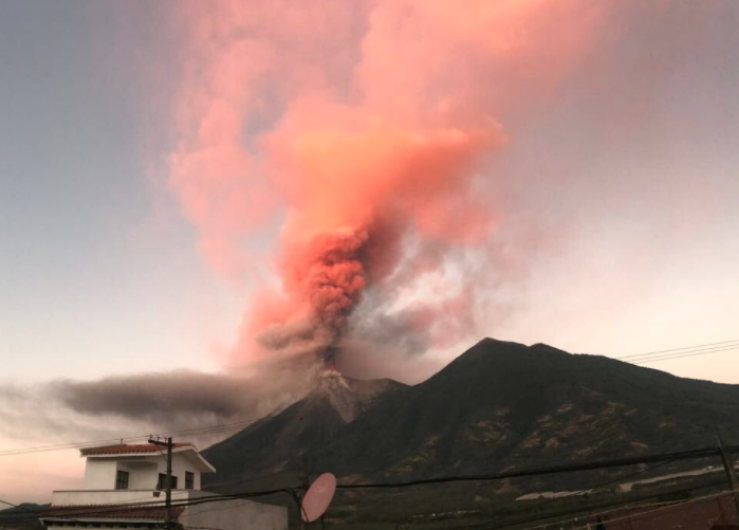 Incrementan erupciones del volcán de Fuego de Guatemala