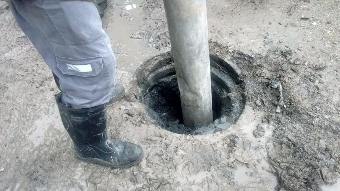 Comapa trabaja con equipo vactor