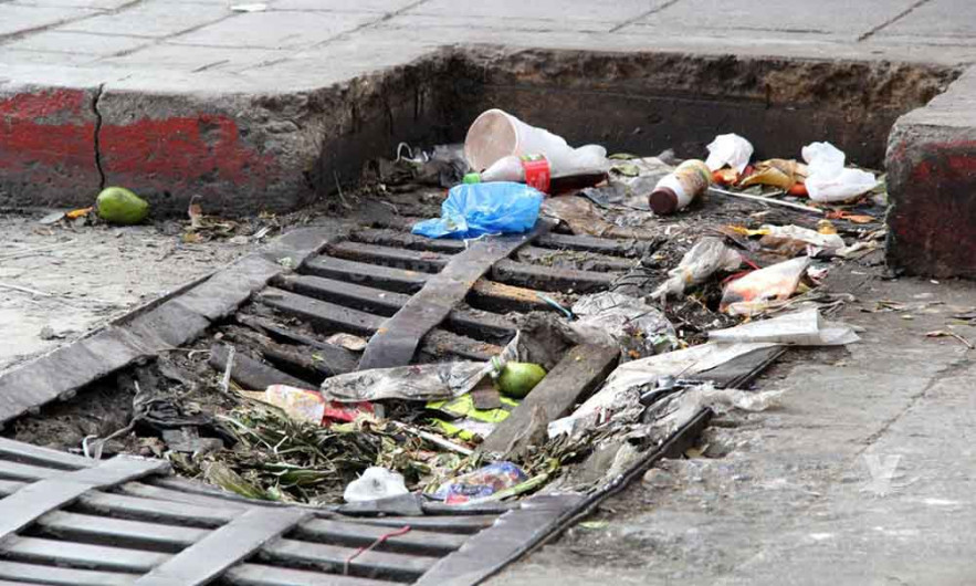 Oaxaca multará por hasta 8 mil pesos a quien tire basura en vía pública 
