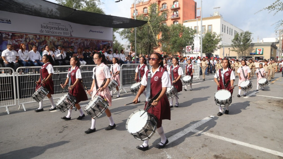 Conmemora Municipio con desfile 207 años de la Independencia de México