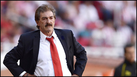 Aficionados piden salida de La Volpe