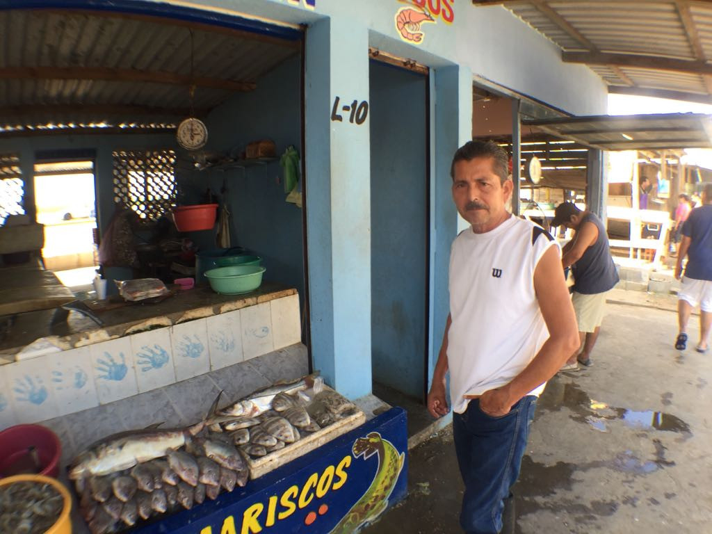 Mejoran las ventas en el mercado de mariscos