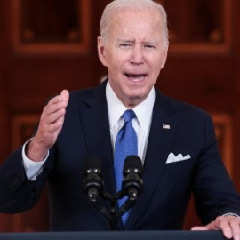 Biden lamenta decisión sobre aborto y culpa a Trump