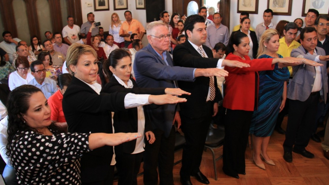 Toman protesta nuevos funcionarios municipales de Victoria