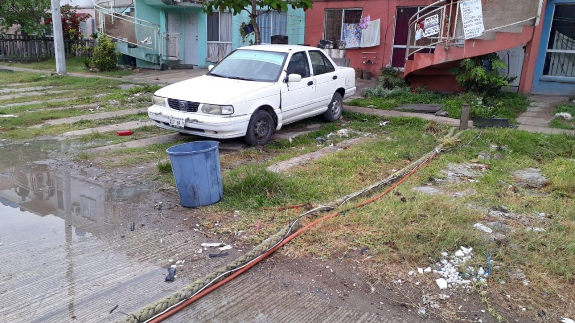 Familias viven en fraccionamiento sin energía eléctrica, piden auxilio