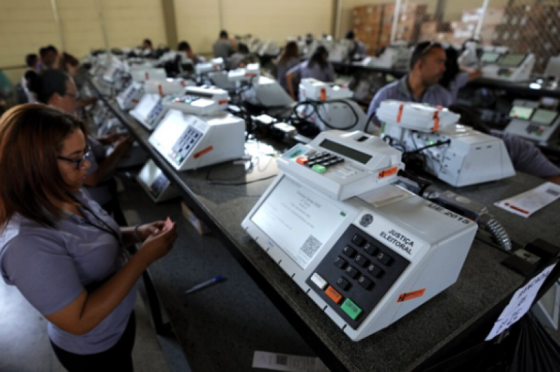 Autoridad electoral de Brasil rechaza solicitud de Bolsonaro de anular votos