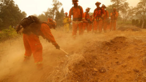 Al menos 8 muertos por incendios en California
