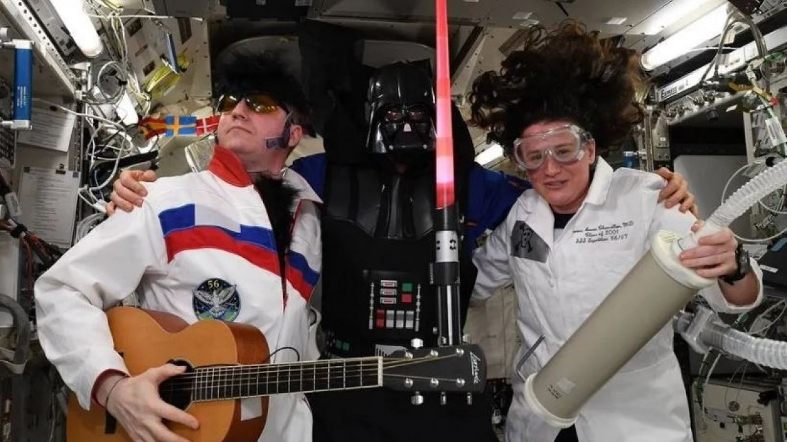 Estación Espacial Internacional celebra Halloween con divertidos disfraces 
