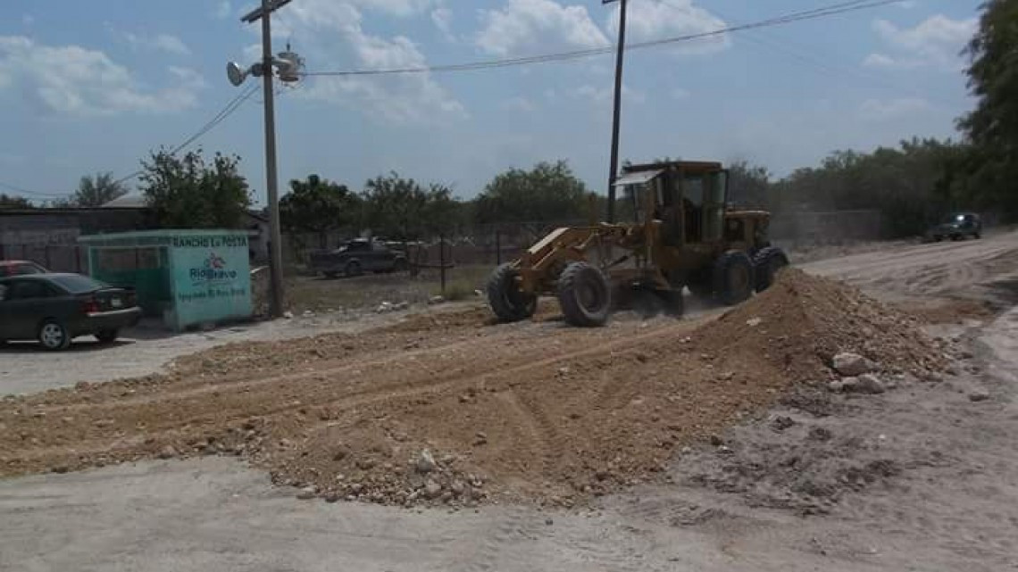 Realizan rehabilitación a calles del ejido "Rancho La Posta"