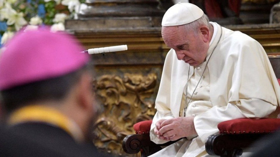Lamenta Papa Francisco que se deba llorar a miles de inmigrantes muertos