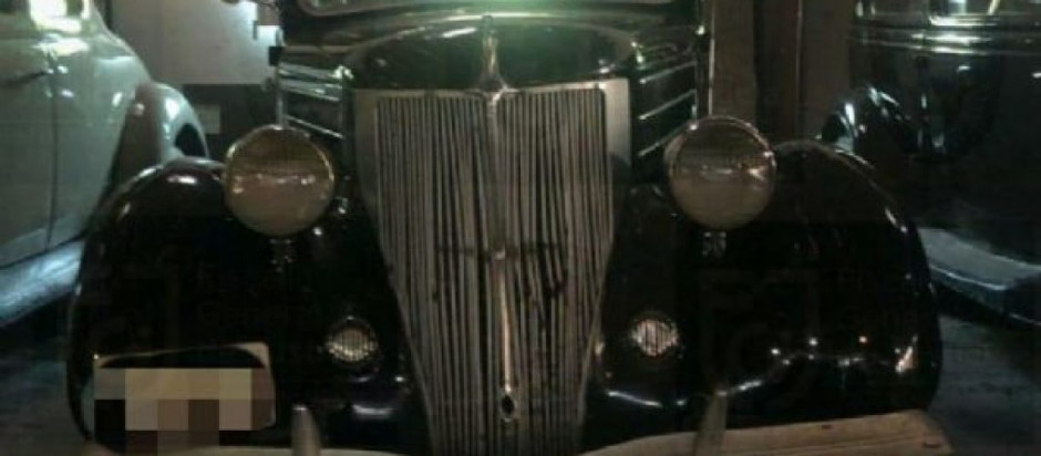 Aseguran 41 vehículos de colección del ex director del Invi