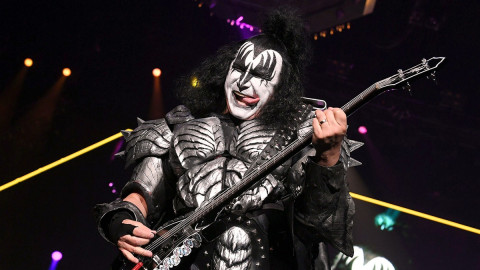 Hospitalizan a Gene Simmons de Kiss tras accidente automovilístico