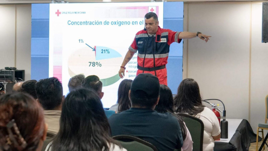 Capacitan Secretaría del Trabajo de Tamaulipas y Cruz Roja Mexicana a más de cien trabajadores de empresas en Altamira