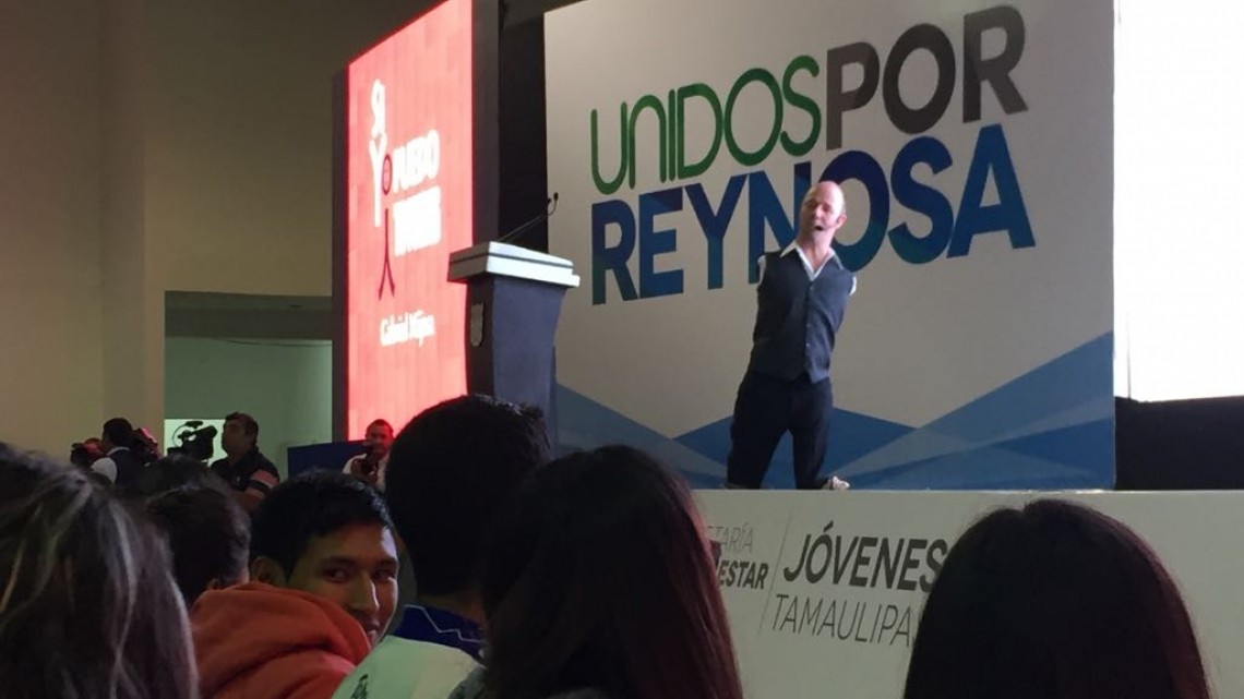 Gabriel Nájera motiva a jóvenes de Reynosa