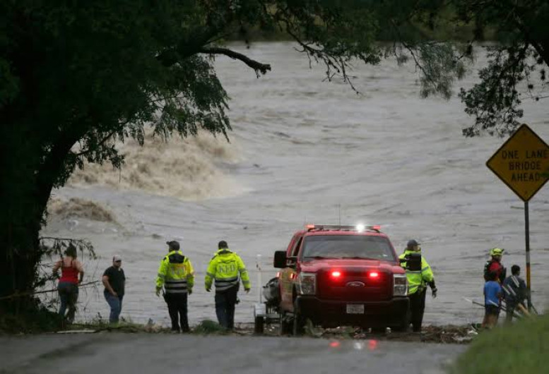 Inundaciones en Texas dejan al menos 24 muertos; reportan personas no localizadas en campamento juvenil