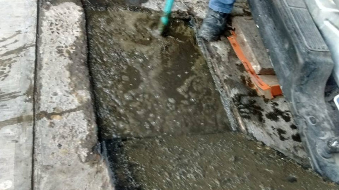 Comapa trabaja con equipo vactor