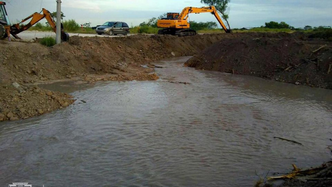Trabajan en construcción de Laguneta
