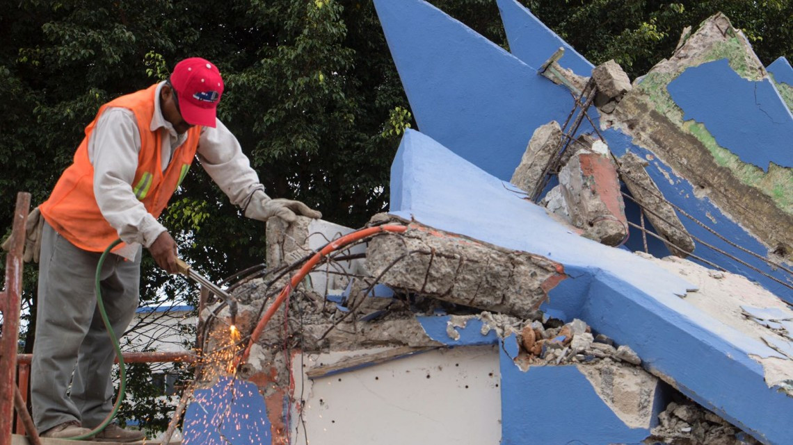 Municipio atiende colapso de gradas en instalaciones deportivas
