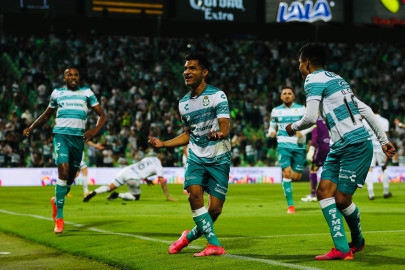 Santos pega primero y está a 90 minutos de la Gran Final