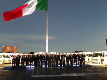 Cuenta sistema estatal de salud con 3 nuevas ambulancias