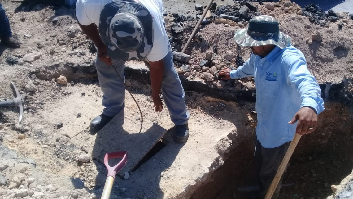 Reparan línea de agua en la 5 de Diciembre