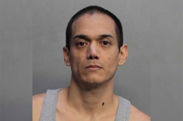 Buscaba sexo con hombres vistiéndose de mujer