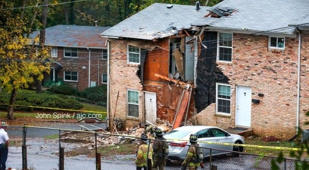 Avioneta se estrella contra edificio en Atlanta 