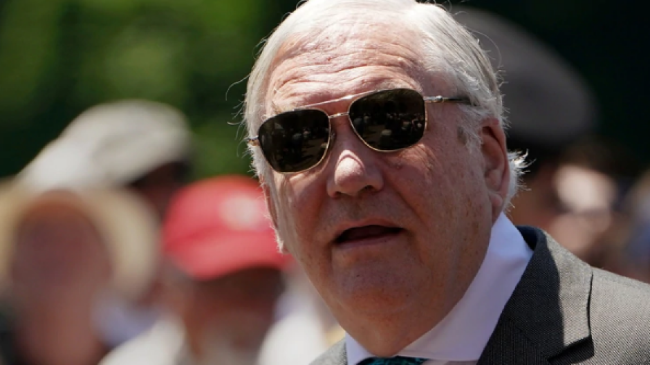 Indulta Trump al magnate británico Conrad Black