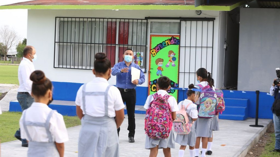 En Méndez supervisa gobernador regreso a clases presenciales 