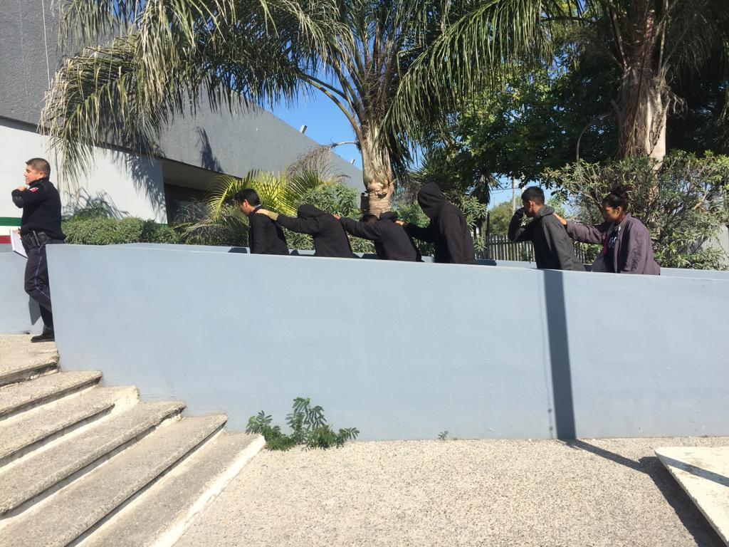 Federal asegura a 33 indocumentados