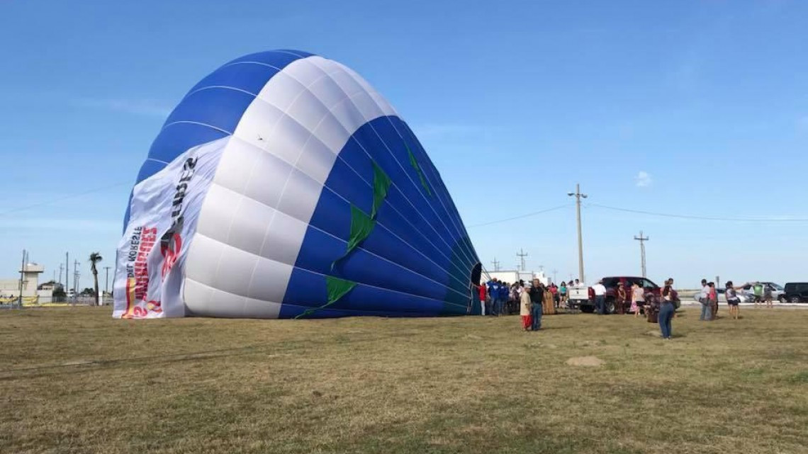 Suspenden actividades con globos aerostáticos por fuertes vientos