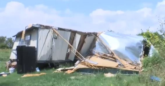 Familia pide ayuda tras perder su hogar