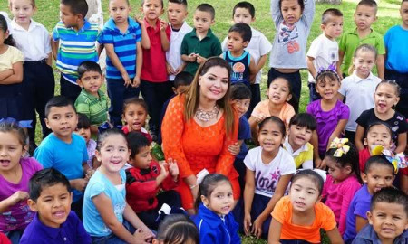 Entregará Rosy Corro este martes útiles escolares 