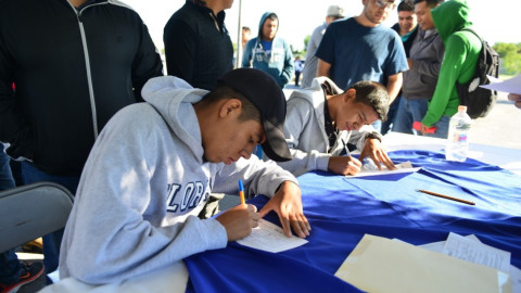 Acercan a estudiantes de UT módulo con ofertas de empleo