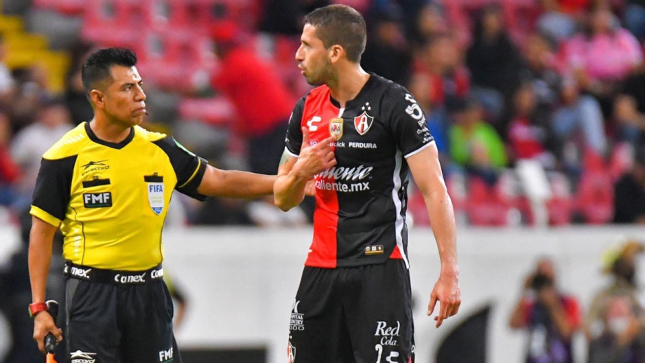 Martín Nervo es expulsado y se pierde el Clásico Tapatío