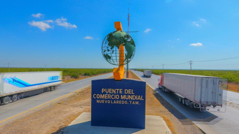 Aduana de Laredo supera a Los Ángeles