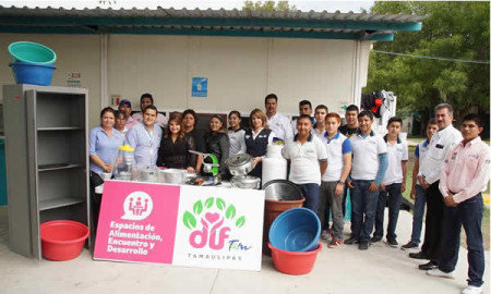 Entregan utensilios y mobiliario para el programa "Desayuna Bien"