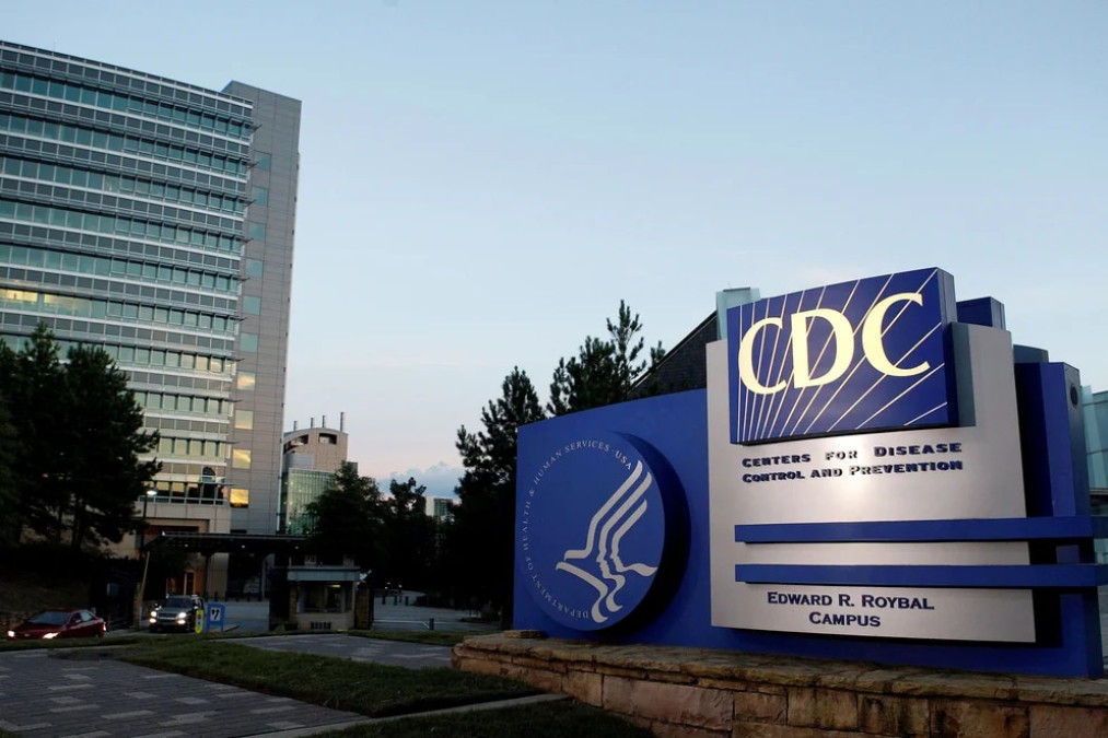 CDC emite alerta de viaje a 22 países por contagios de COVID-19