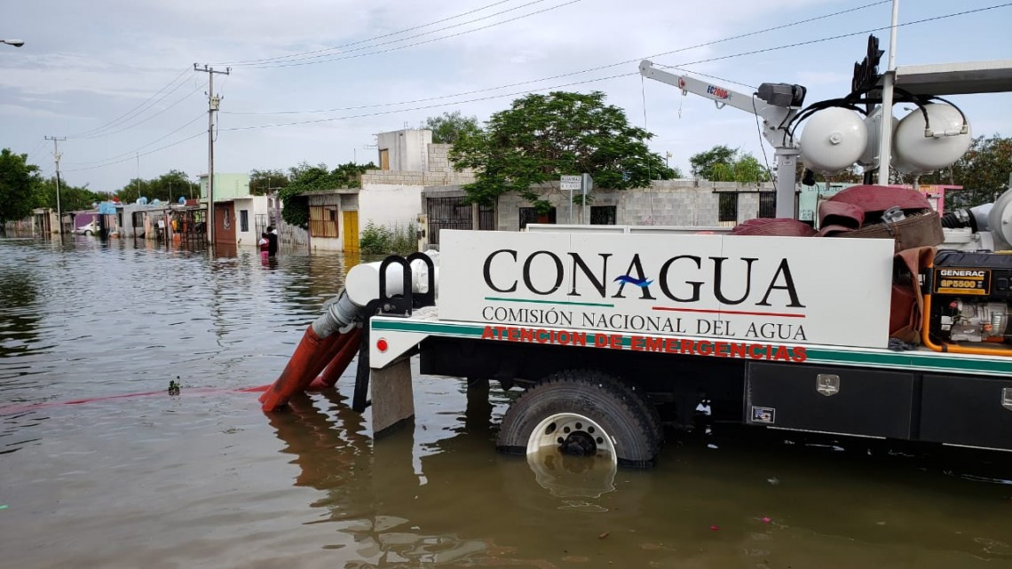 Se compromete Maki Ortiz con drenaje pluvial en Paseo de Las Flores   