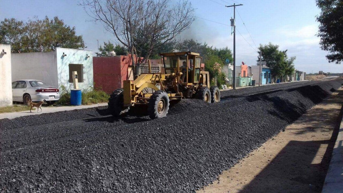 Ayuntamiento pavimenta calle Roble