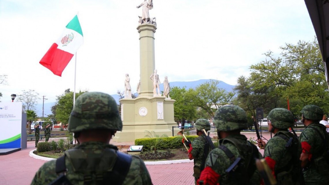 Encabeza gobernador desfile del inicio de la independencia de México